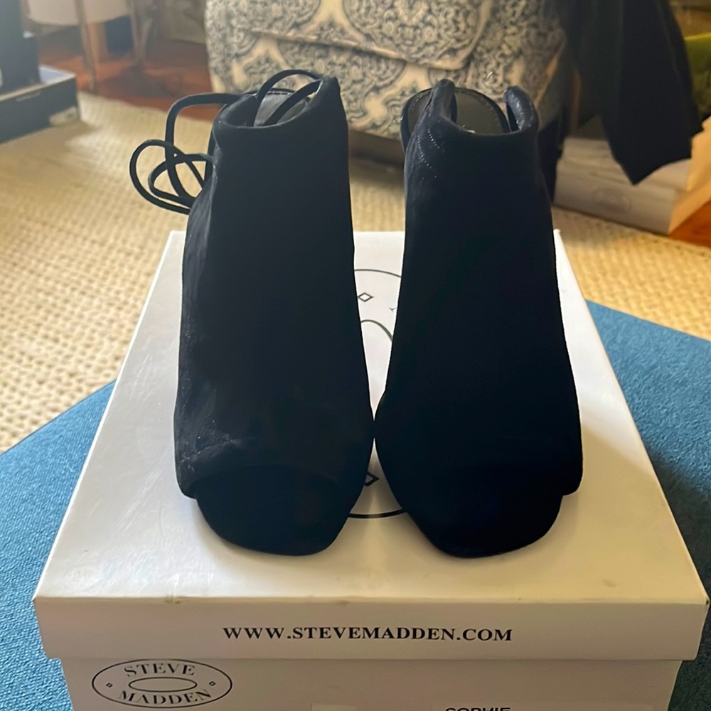 Steve Madden “Sophie” heels size 8